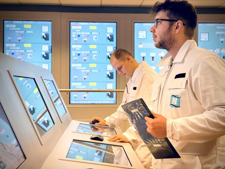 ENGINE ROOM SIMULATOR