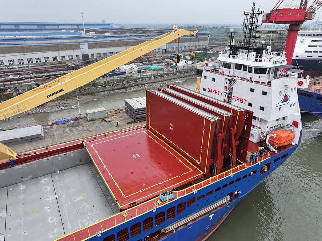 HATCH COVER INSPECTION AND MAINTENANCE – PONTOON TYPE