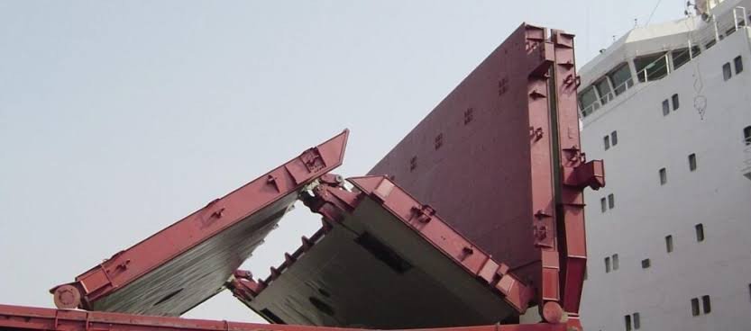 HATCH COVER INSPECTION AND MAINTENANCE – FOLDING TYPE CSSC HUAHAI